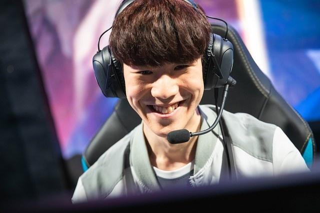 LPL夏季赛W6D6：Fofo交手Tangyuan，Xiaohu再战Rookie