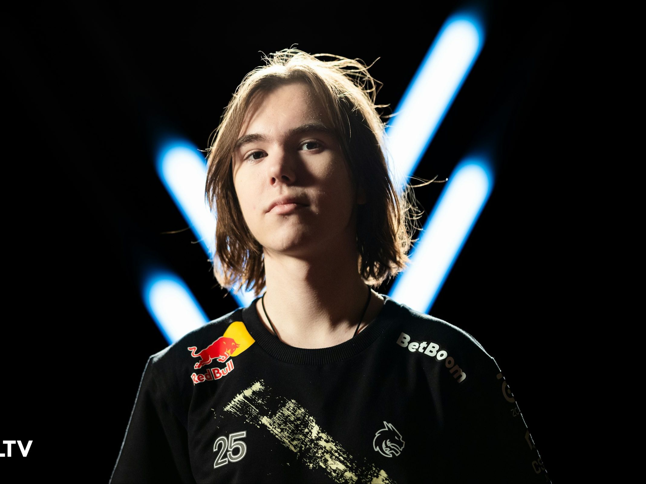 NAVI 击败 FaZe，而 NIP 在 IEM 科隆 2025 的首场比赛中输给了 aurora